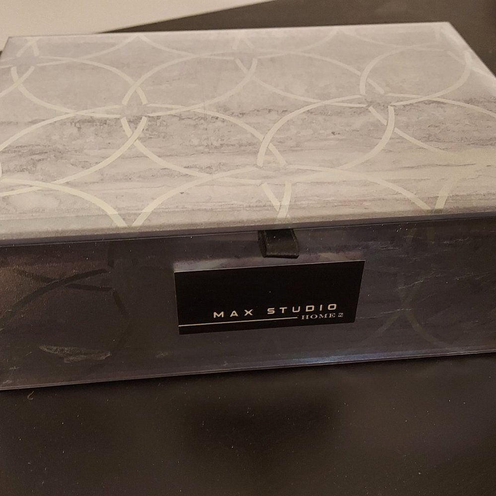 Max Studio Home Jewelry / Photos Box (Glass)